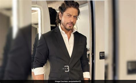 El Concierto Espacial de Shah Rukh Khan: Un Viaje Interestelar por la Música Hindi